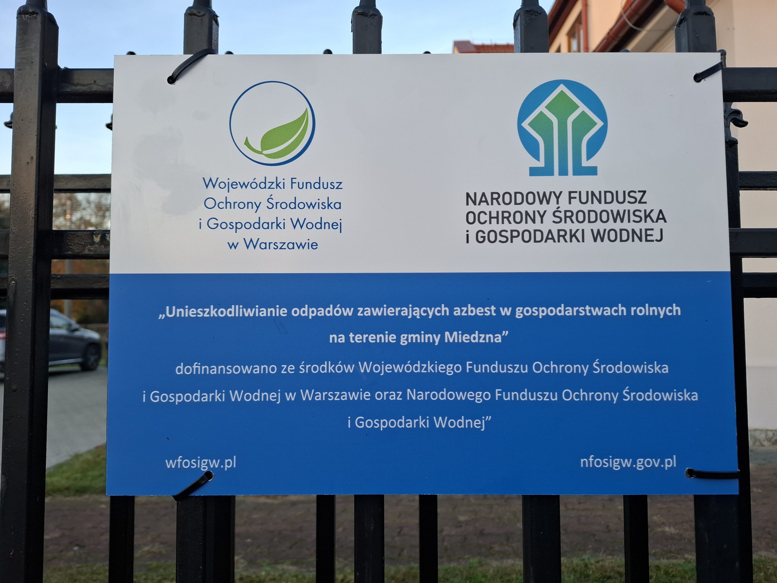Unieszkodliwianie odpadów zawierających azbest w gospodarstwach rolnych na terenie gminy Miedzna